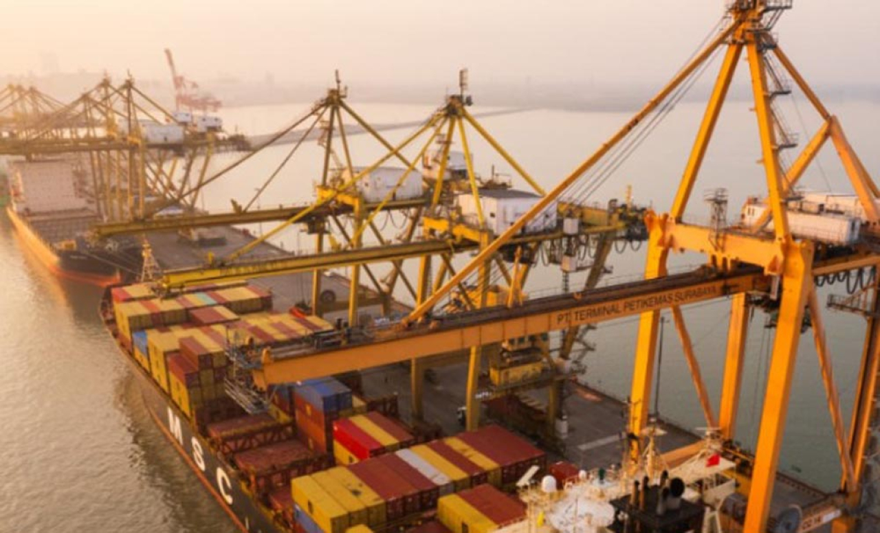 TPS memiliki dermaga internasional sepanjang 1.000 meter dan dermaga domestik sepanjang 450 meter, didukung 12 unit Container Crane (CC). Foto/Humas TPS
