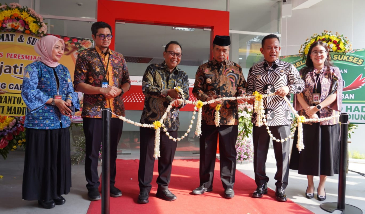 PT Bank Pembangunan Daerah Jawa Timur Tbk (Bank Jatim) meresmikan kantor Bank Jatim Cabang Caruban yang beralamat di Jl. Panglima Sudirman No. 179 Caruban, Madiun. foto: bankjatim for ayojatim.