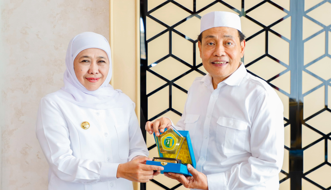 Gubernur Khofifah Targetkan Rekonstruksi Jembatan Penghubung di Pesantren Zainul Hasan Genggong Tuntas Agustus