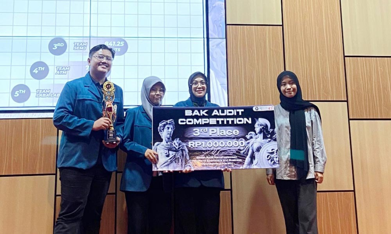 Mahasiswa Akuntansi UNAIR Raih Juara III Kompetisi Audit Nasional