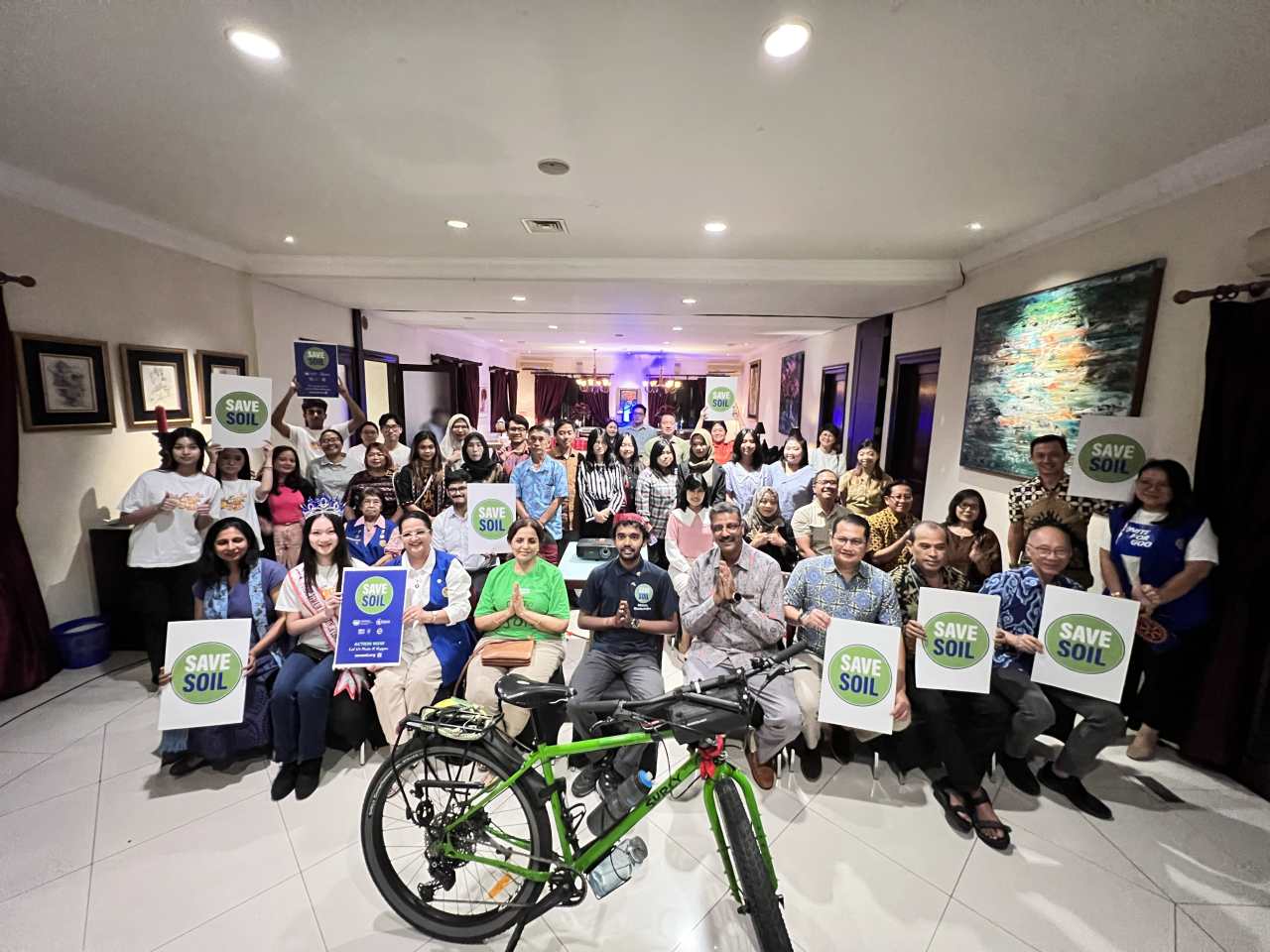 Sahil Jha disambut Rotary Club Surabaya. Foto/Ayojatim