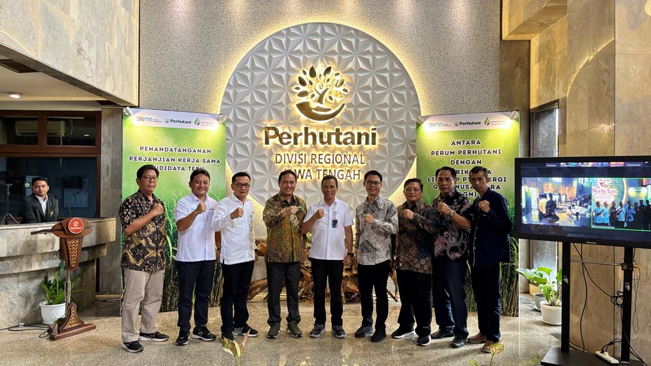 PT SGN dan Perum Perhutani Sepakat Tanda Tangani Kerjasama 506,19 Hektar Lahan Untuk Budi Daya Tebu