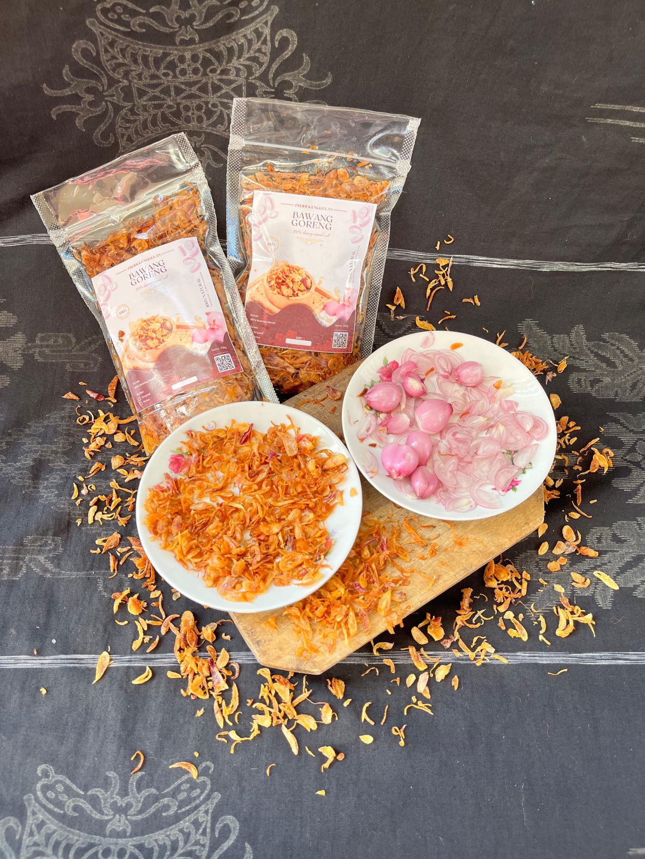 Kembangkan Potensi Desa, Mahasiswa KKN UTM Olah Bawang Merah Mentah Menjadi Bawang Goreng Siap Saji