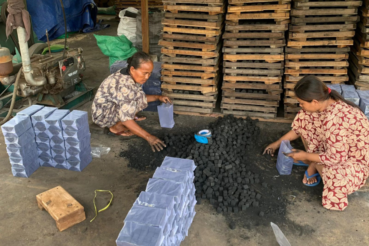 Pertamina Patra Niaga Luncurkan Kang Ebit, Inovasi Briket Ramah Lingkungan dari Limbah di Tuban