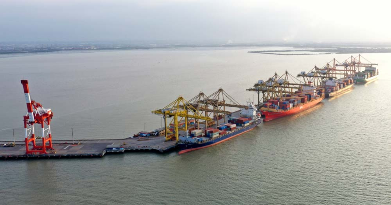 Arus Peti Kemas di TPS Surabaya Melonjak di Semester I 2025, Ekspor Jadi Motor Penggerak