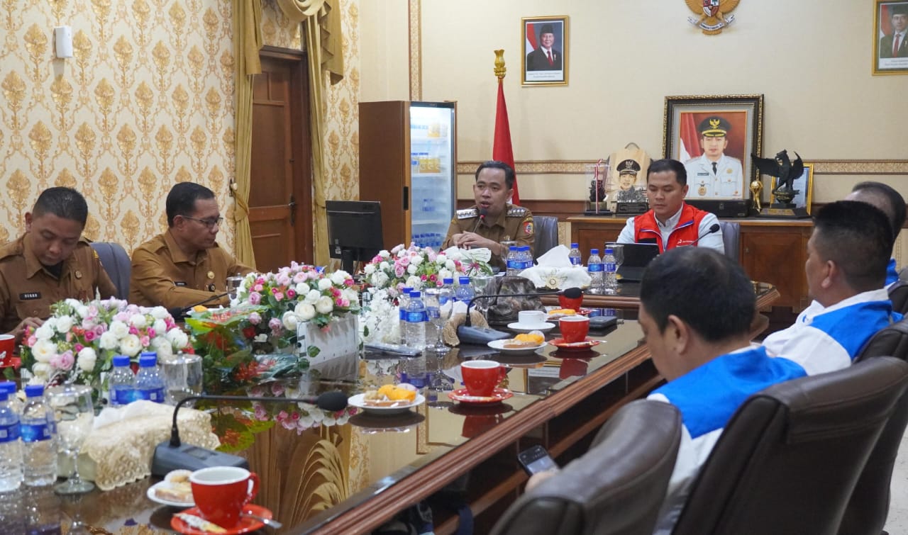 Gus Bupati Fawait memimpin langsung audiensi bersama PT Pertamina (Persero) di Pendopo Wahyawibawagraha, Selasa (29/07/2025). foto: diskominfo Jember for ayojatim.