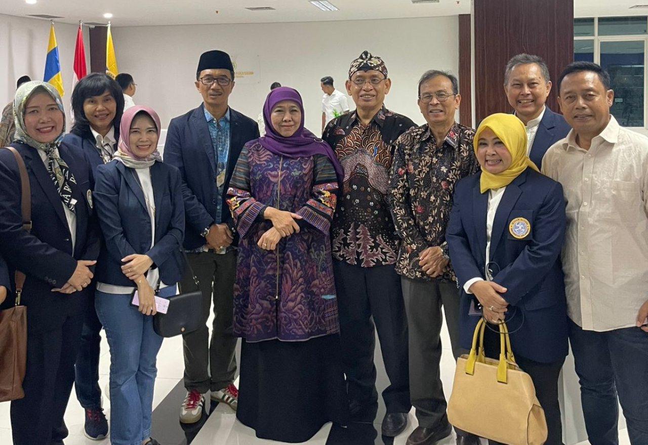 IKA DIH FH UNAIR Dorong Khofifah Lanjutkan Kepemimpinan Sebagai Ketua Umum IKA UNAIR Periode 2025–2030