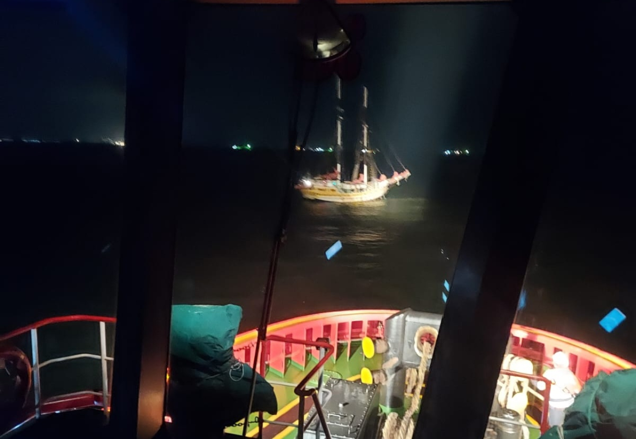 Kapal Survey Arka Kinari Alami Blackout Pelindo Cilacap Lakukan Aksi Evakuasi