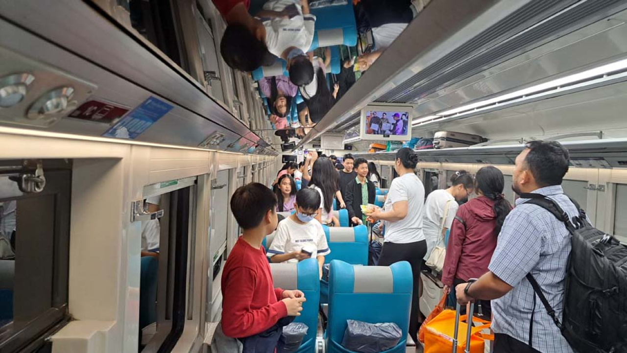 Libur Sekolah Berakhir, 40 Ribu Lebih Penumpang Padati Stasiun Daop 8 Surabaya