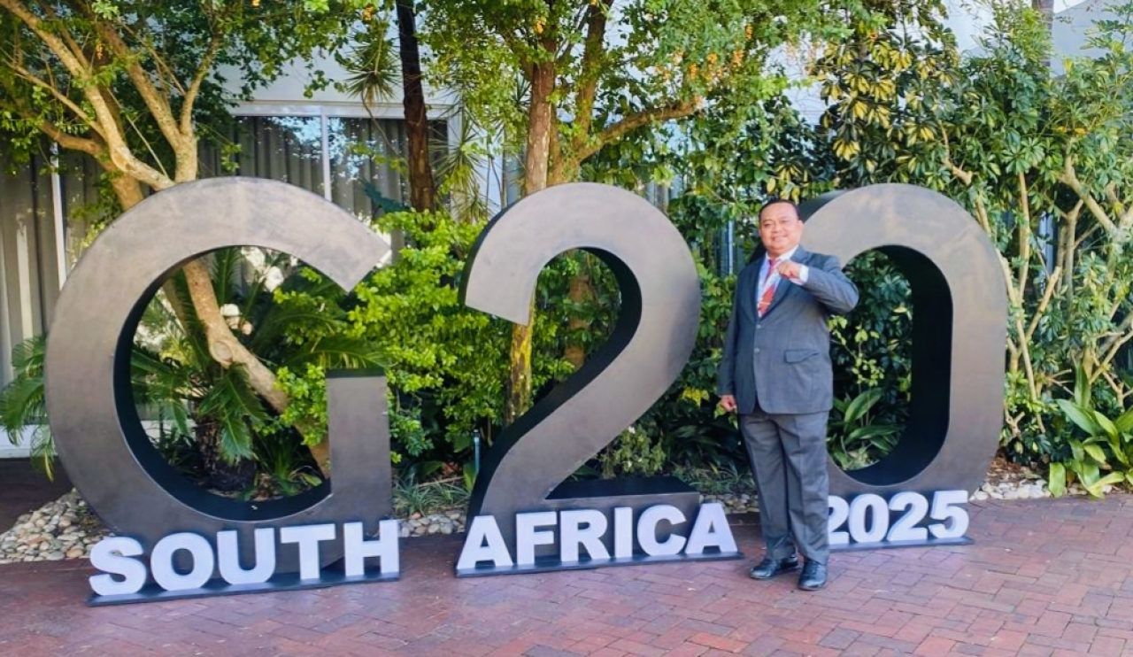 William Yani Wea, Ketua Umum SP IMPPI di L20 Summit 2025 di Afrika Selatan. foto: IMPPI for ayojatim 