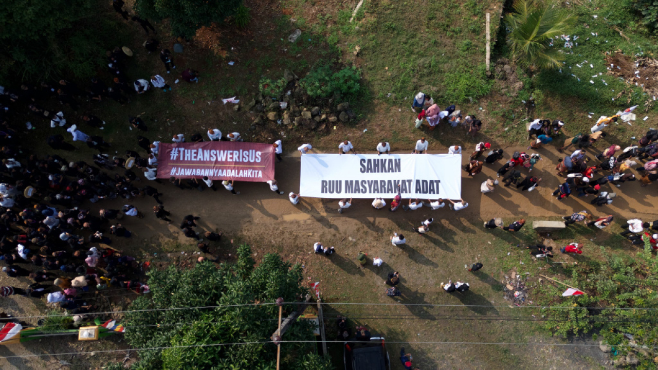 Masyarakat Adat di Indonesia menyuarakan perlawanan terhadap perampasan hak dan marginalisasi. Foto/AMAN
