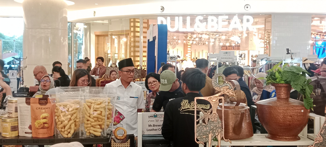 Kementerian BUMN gelar PaDI UMKM Hybrid Expo & Conference 2025 di Pakuwon Mall Surabaya. Foto: Ayojatim