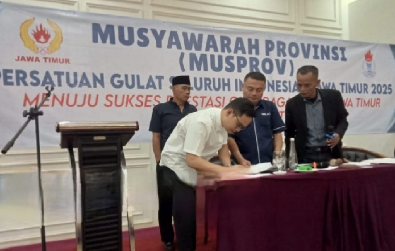 Ficky Erastho terpilih sebagai Ketua Umum Persatuan Gulat Seluruh Indonesia (PGSI) Jawa Timur periode 2025–2029 dalam Musyawarah Provinsi (Musprov) yang digelar di Hotel Zam-Zam, Kota Batu, Sabtu (2/8/2025). Foto: Ayojatim