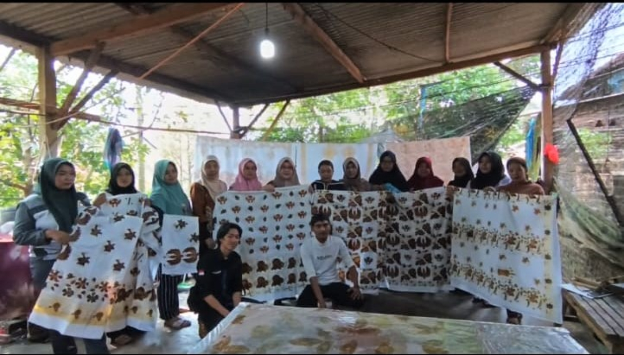 Berkat Teknologi Infrared, Batik Ecoprint di Jombang Mampu Dongkrak Produktivitas hingga 300 Persen