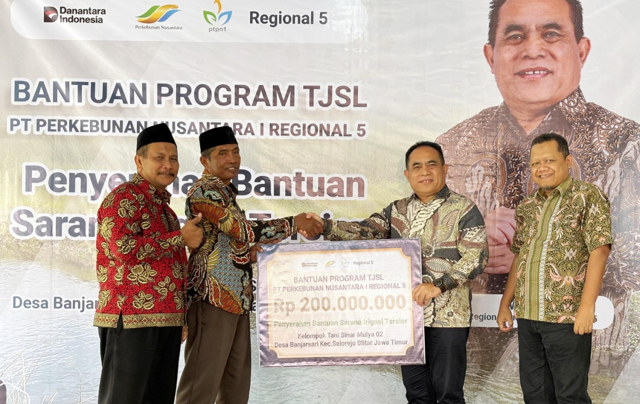 PTPN I Regional 5 Bangun Saluran Irigasi Senilai Rp200 Juta untuk Kelompok Tani di Blitar