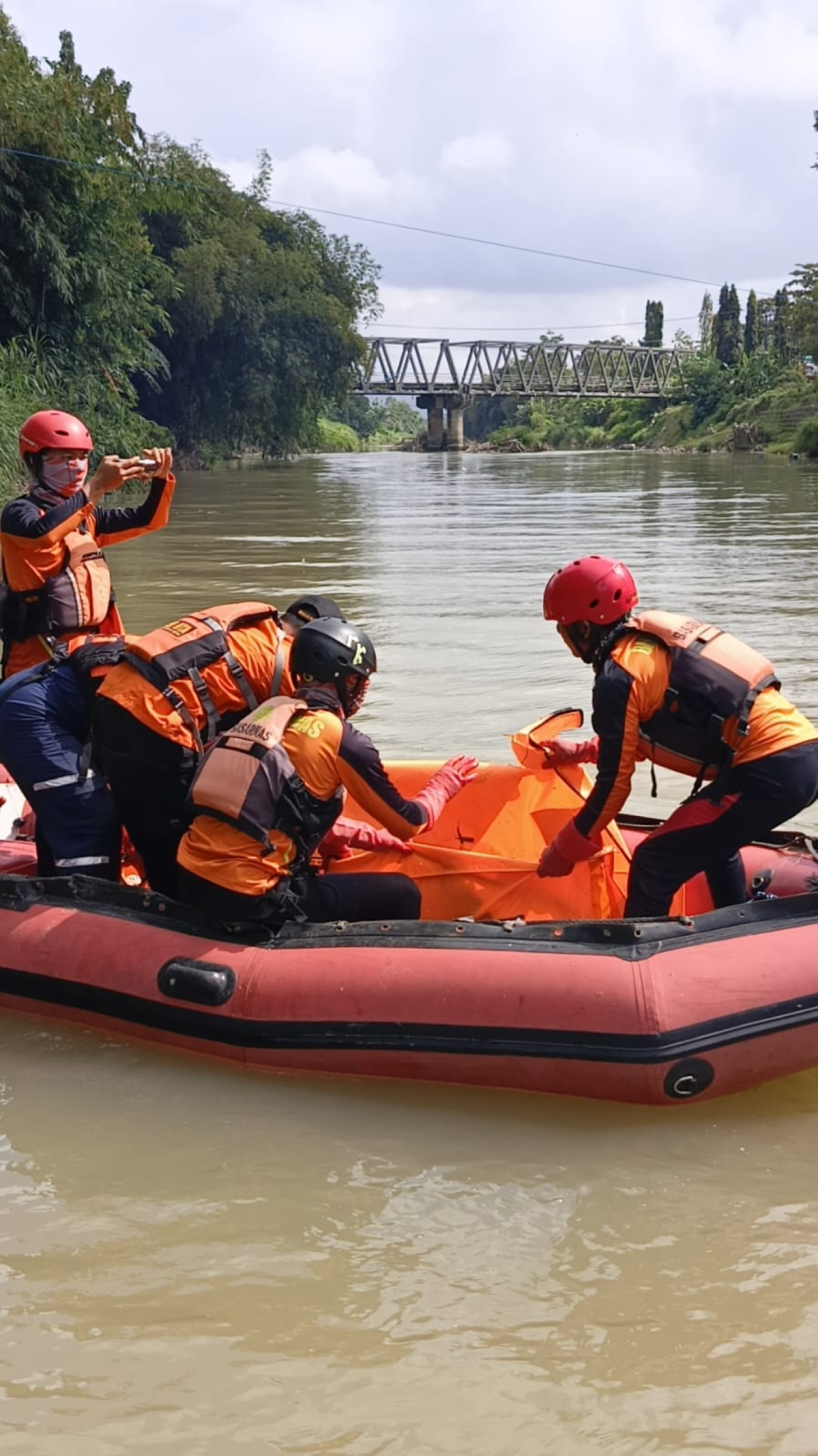 Tim SAR Gabungan Temukan Legiyo di Sungai Wateskroyo, Tulungagung