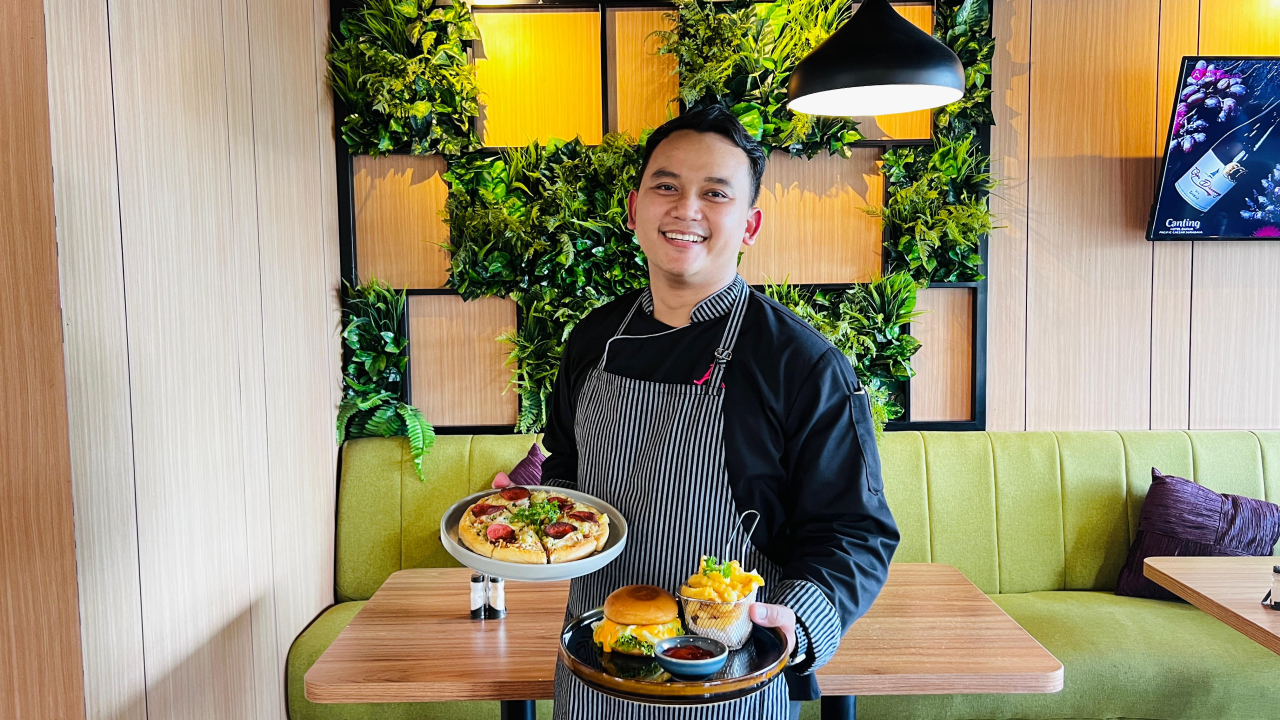 Danang Dwi Pradana, Demi Chef Dafam Pacific Caesar Surabaya.