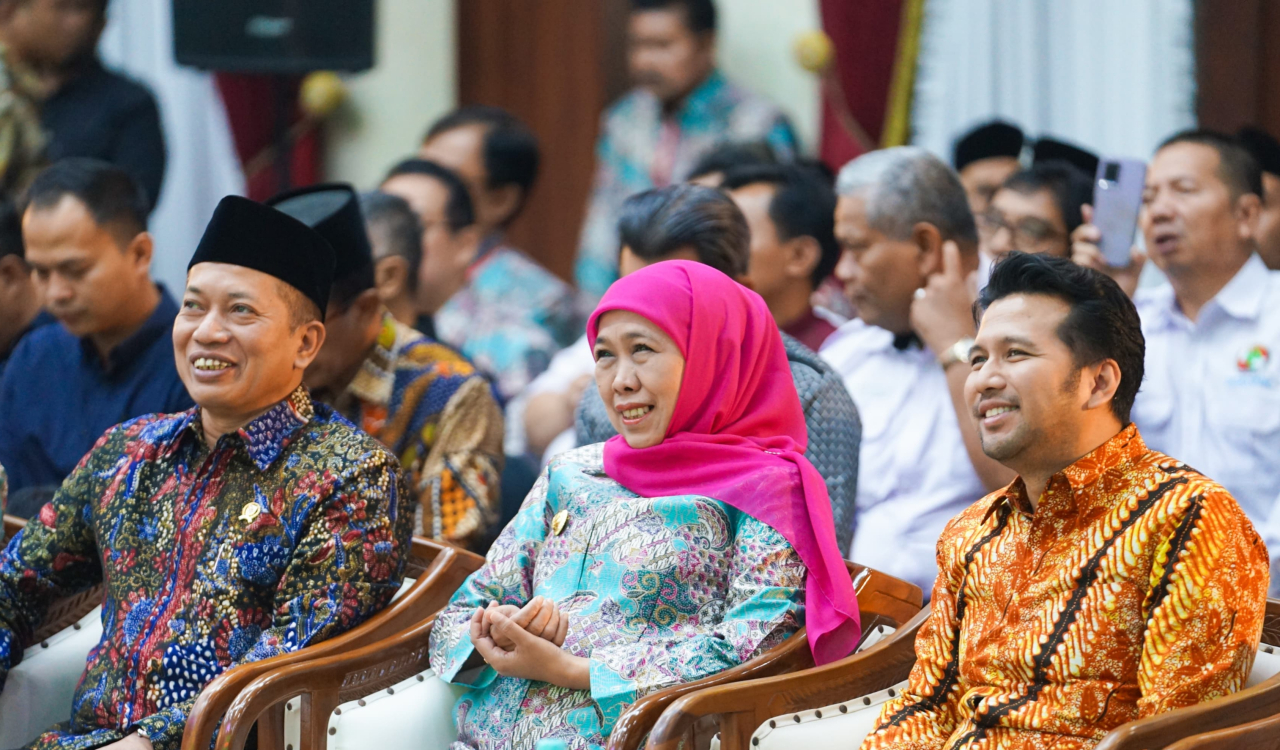 Gubernur Khofifah Bersama Menkop Ferry Juliantono Dorong Sinergi Pemerintah dengan Dekopin