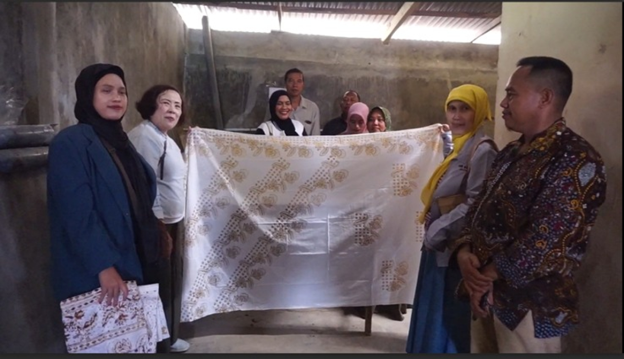 PDB 2025 Unitomo: Inovasi Teknologi Batik, Harapan Baru Ekonomi Desa Rek Kerrek Madura