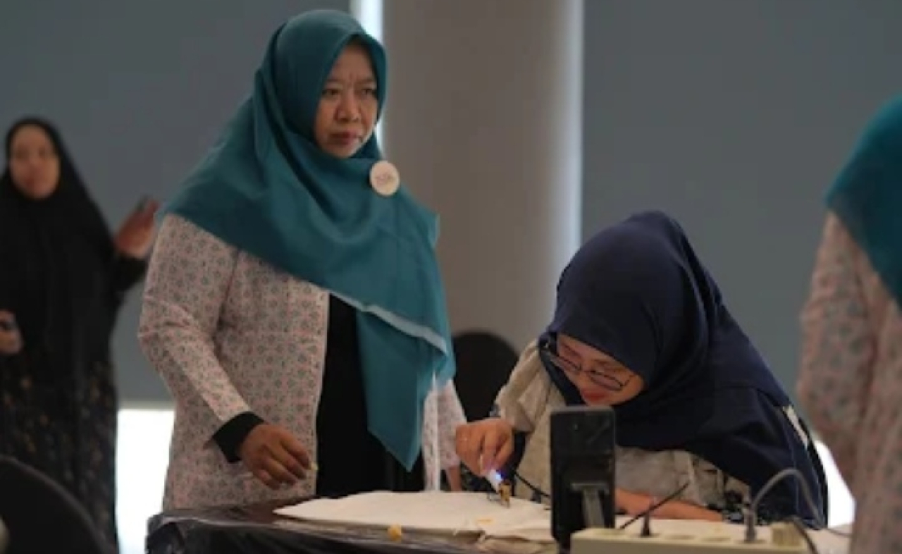 Dari Ampas Teh dan Kopi Menjadi Karya, Sheraton Surabaya Hadirkan Pengalaman Berbeda Melalui Karya Batik