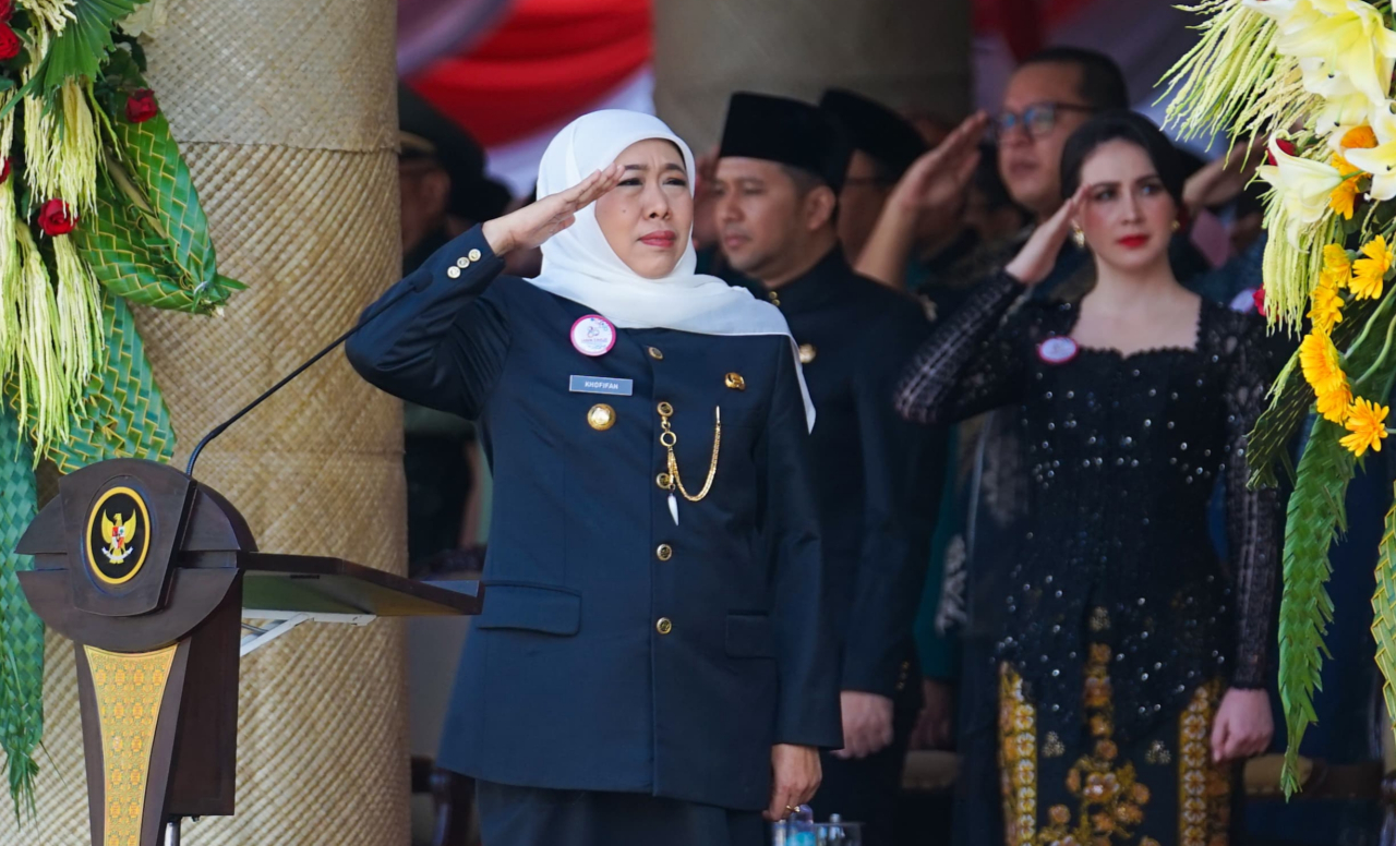 Gubernur Khofifah Pimpin Upacara Hari Jadi ke-80 Provinsi Jawa Timur, Ajak Masyarakat Perkuat Semangat “JATIM BISA”
