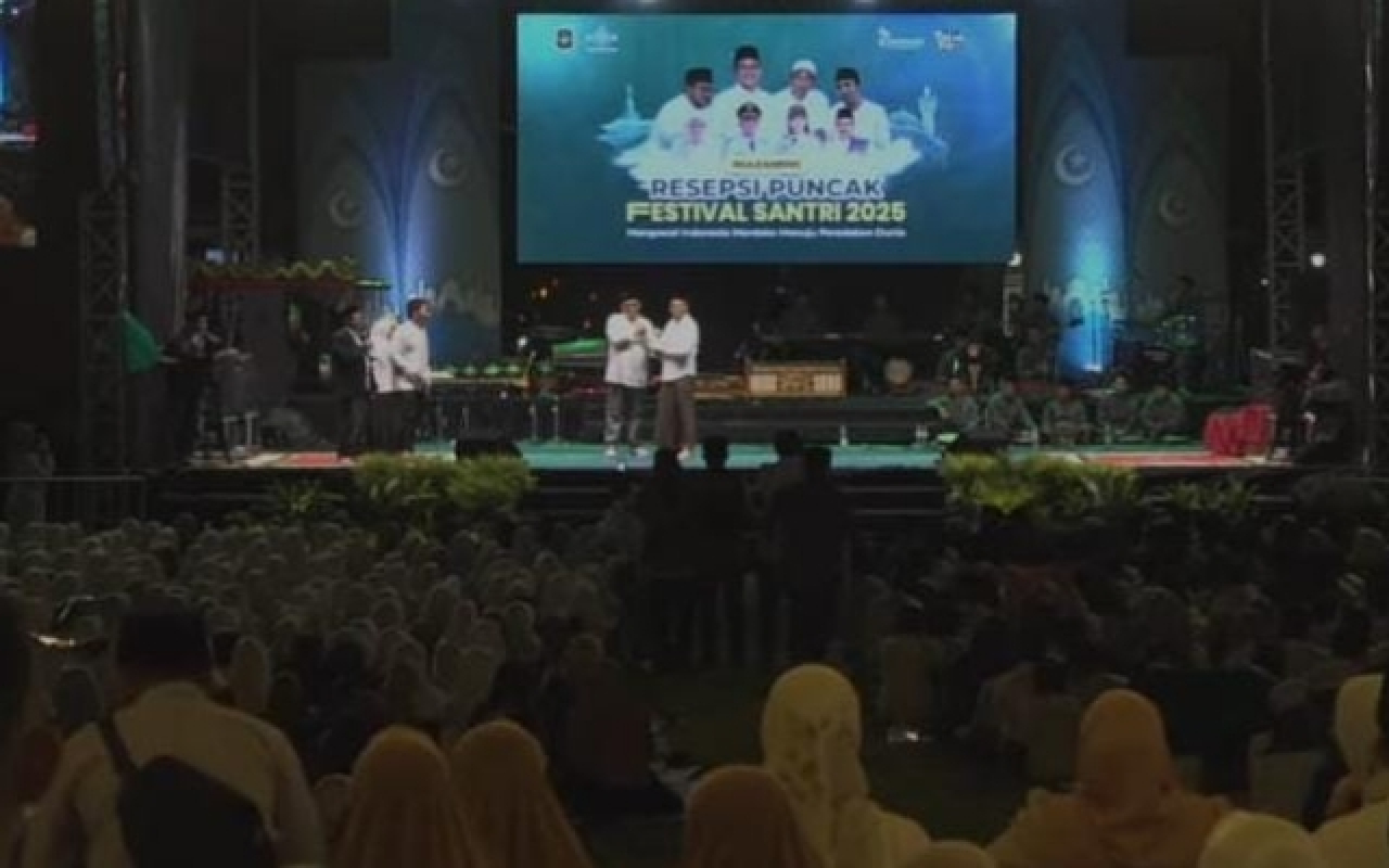 Di Depan Ribuan Santri, Mas Ibin Terima Penghargaan Tokoh Muda Nahdliyin Inspiratif 2025