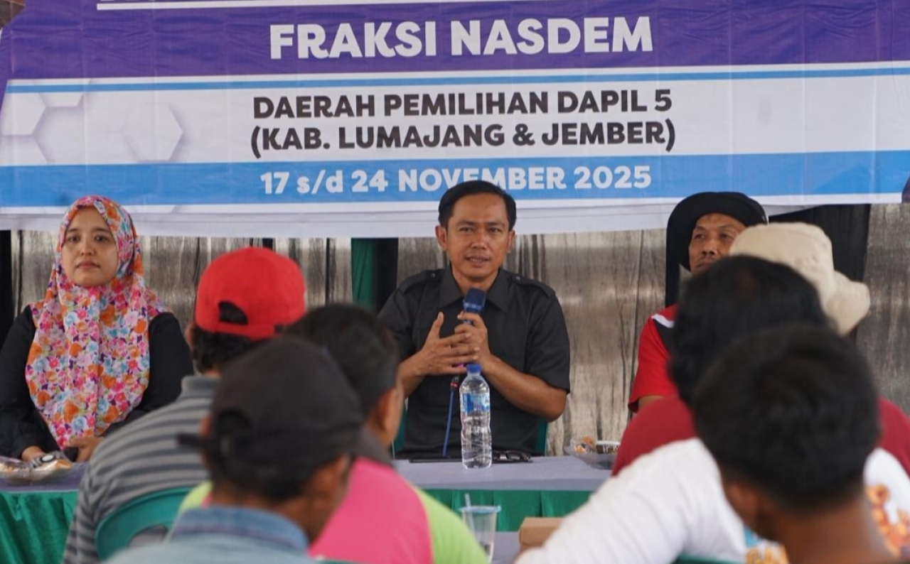 H. Deni Prasetya, SE, melaksanakan reses di Kecamatan Puger, Jember bersama petani yang tergabung dalam Poktan dan Gapoktan. foto: ayojatim.