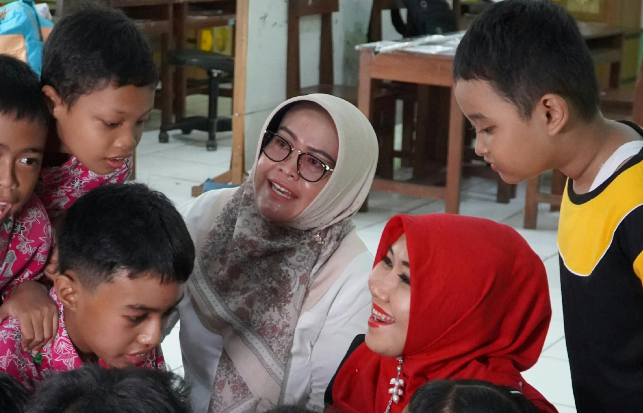 Hari Guru Nasional 2025, Senator Lia Istifhama Sebut Momentum Penguatan Adab Siswa dan Martabat Pendidik