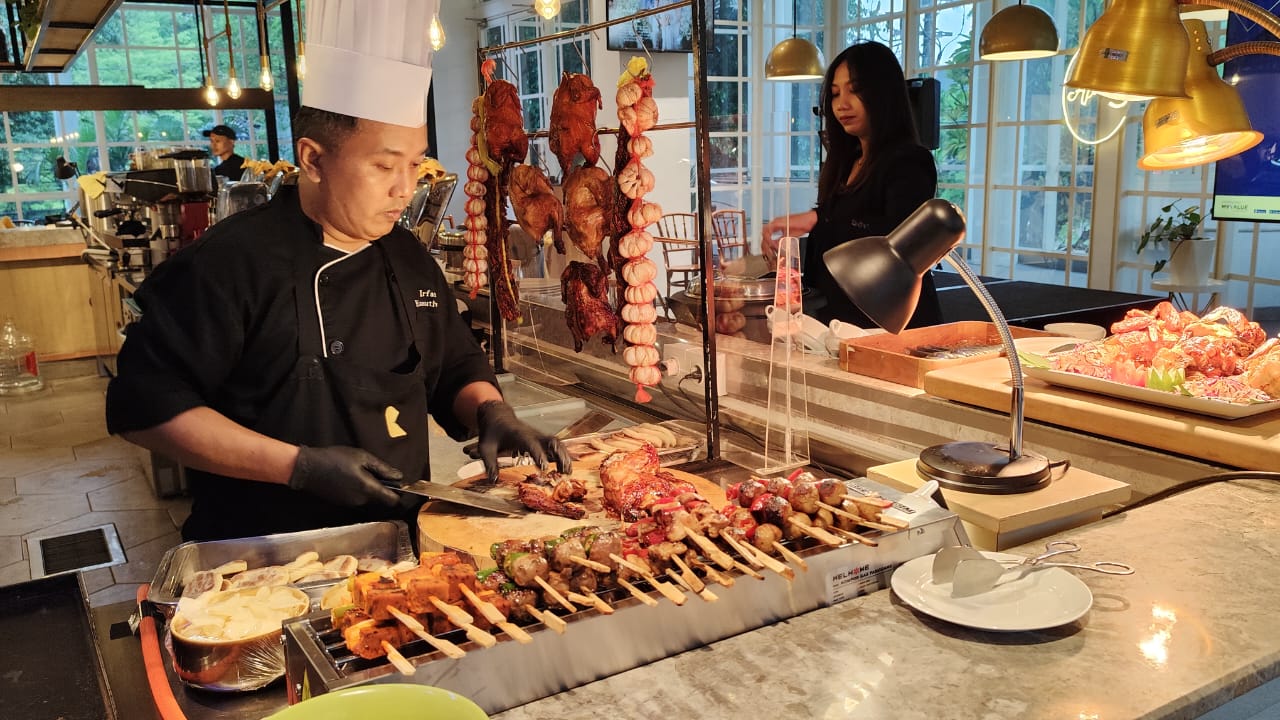 Rayakan Malam Tahun Baru 2026 dengan Tema “The Luxe in Black” di Kampi Hotel Tunjungan Surabaya