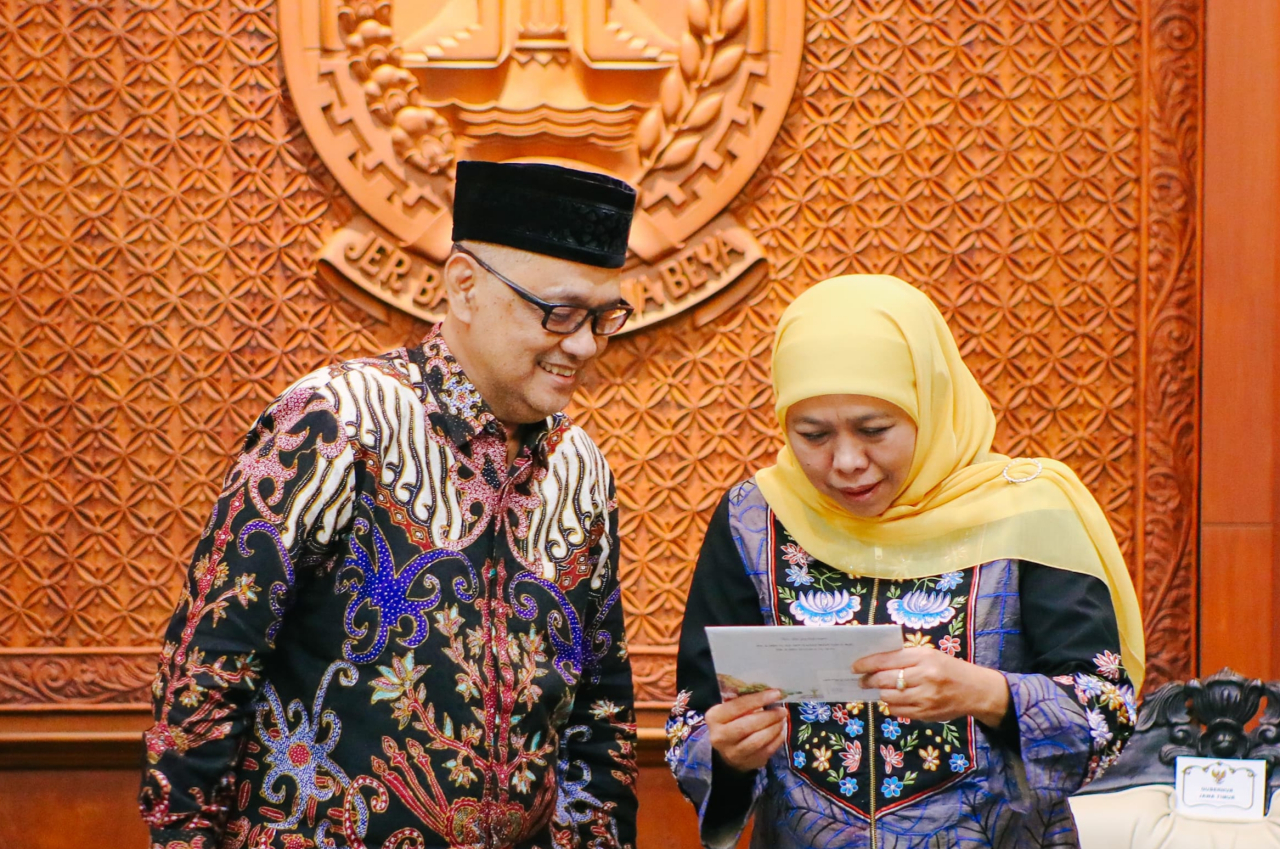 Gubernur Khofifah Terima Kunker Gus Irfan Menteri Haji dan Umroh RI di Grahadi