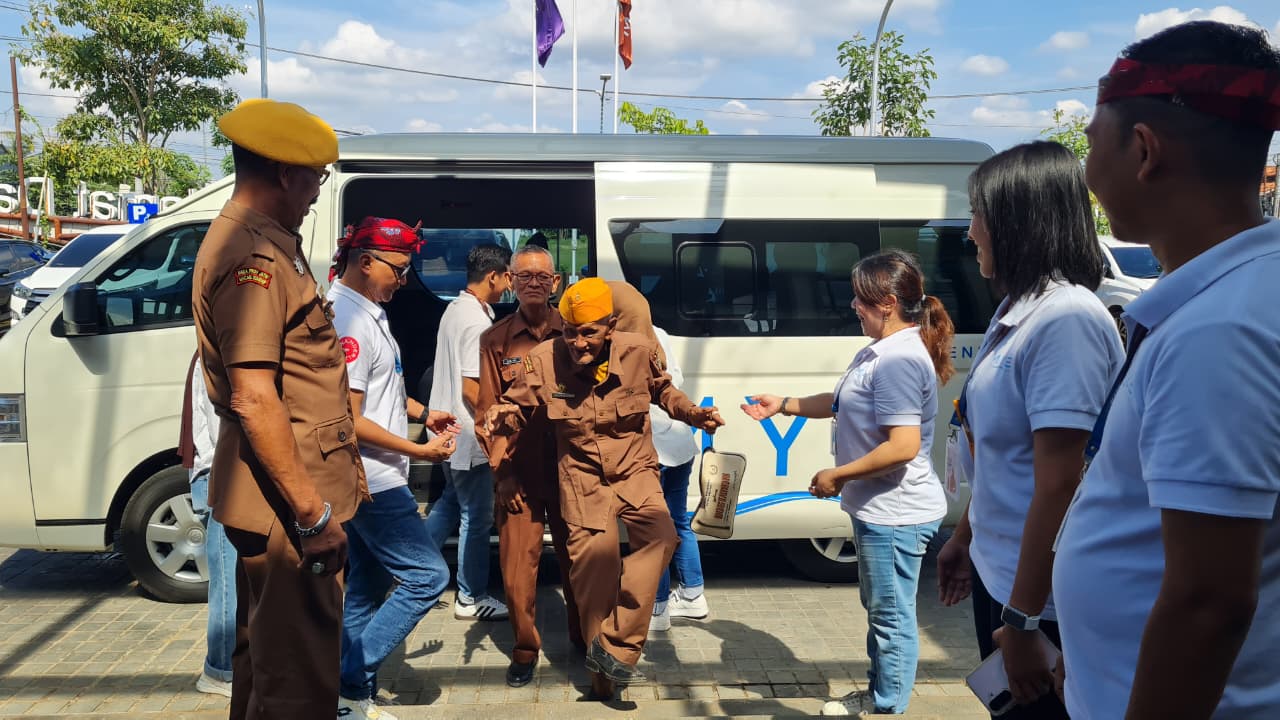 Berbagi untuk Para Veteran, MYZE Hotel Sumenep Rayakan Anniversary Pertama dan Dalam Rangka Hari Pahlawan 2025