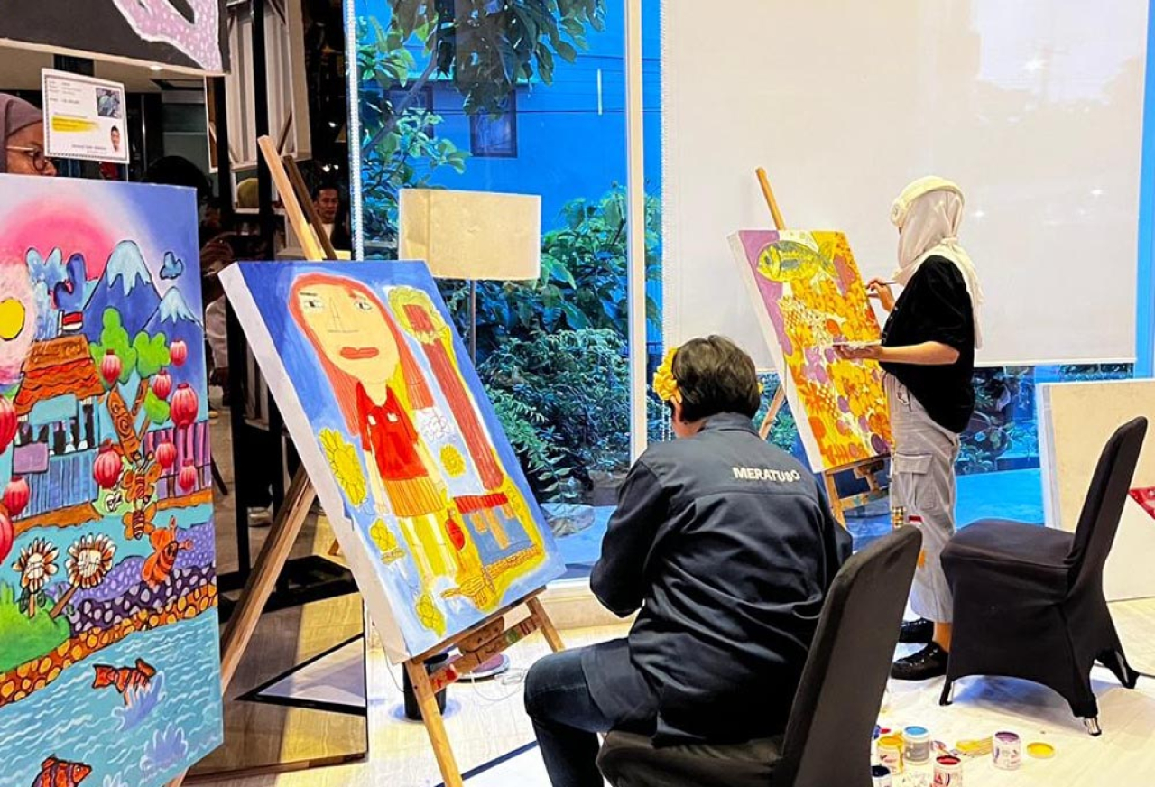 GMNI Surabaya Raya dukung inklusi di Hari Disabilitas Internasional 2025 melalui pameran lukisan & live painting. Foto/Dafam Pacific Caesar