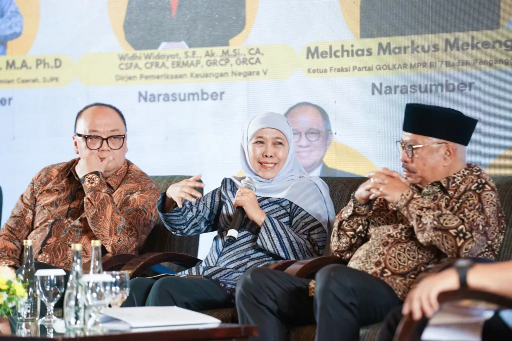 Gubernur Khofifah Menjadi Pembicara Kunci  Sarasehan Nasional MPR RI Tentang  Obligasi Daerah