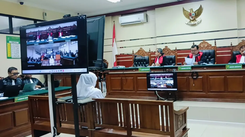 Penampakan Gubernur Khofifah saat Penuhi Panggilan KPK dalam Kasus Korupsi Dana Hibah Jatim