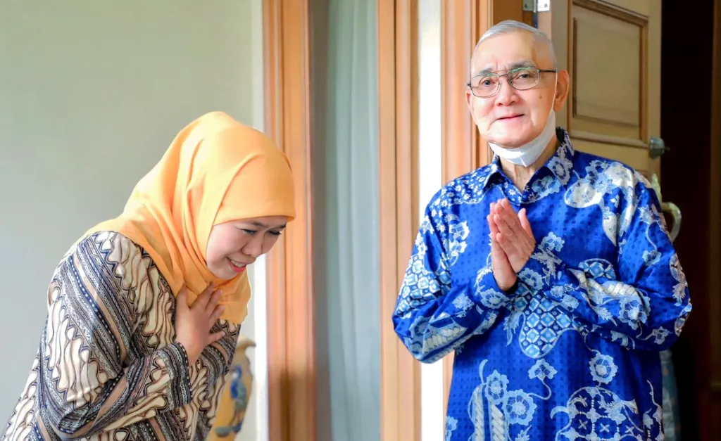 Wapres RI ke-6 Try Sutrisno Wafat, Gubernur Khofifah Sampaikan Duka Cita Mendalam