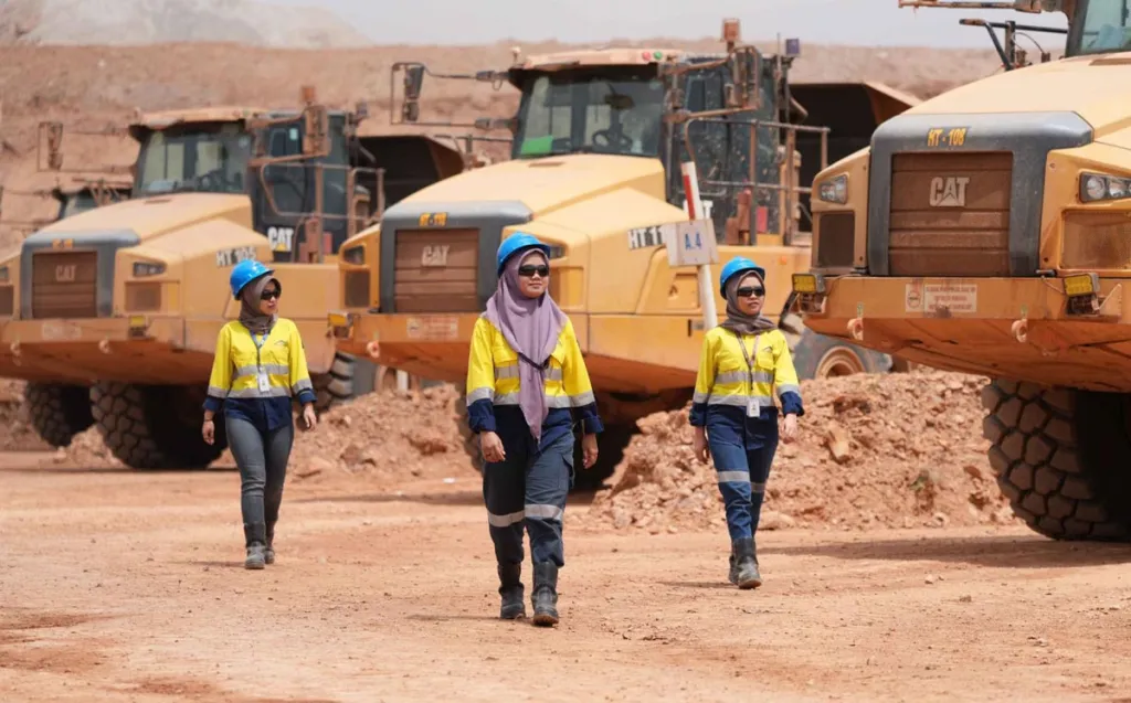 Dobrak Dominasi Maskulin, Merdeka Copper Gold Cetak Ribuan Srikandi Tambang