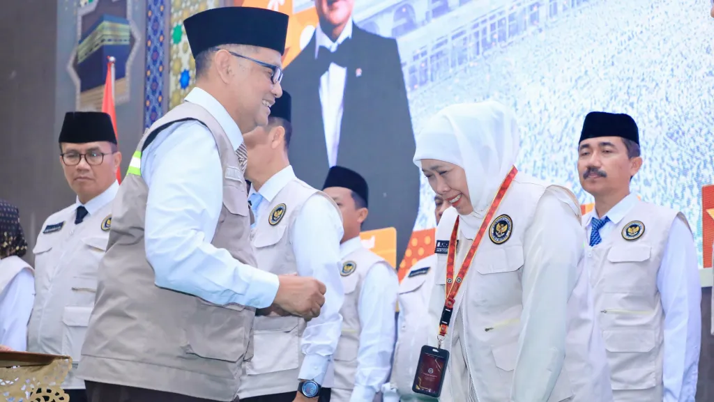 Menteri Haji dan Umrah, Gus Irfan Yusuf Melantik Gubernur Khofifah sebagai Koordinator PPIH Embarkasi Surabaya 2026