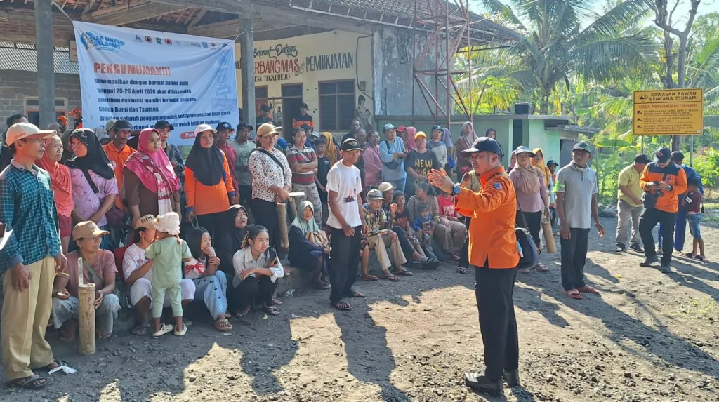 Peringati HKB 2026, BPBD Jatim Gelar Simulasi Evakuasi Tsunami di Lumajang dan Trenggalek