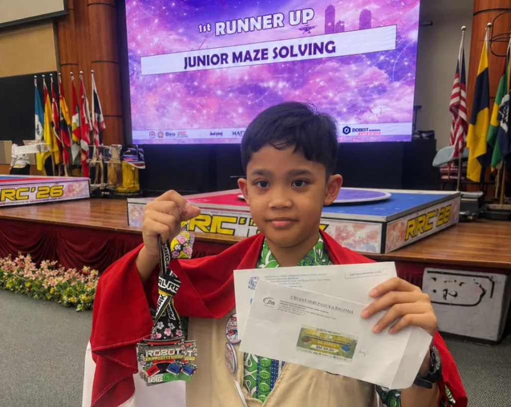 Membanggakan Siswa SD Asal Surabaya Harumkan Nama Indonesia, Raih Juara di Ajang AI & Robotik Tingkat Asia