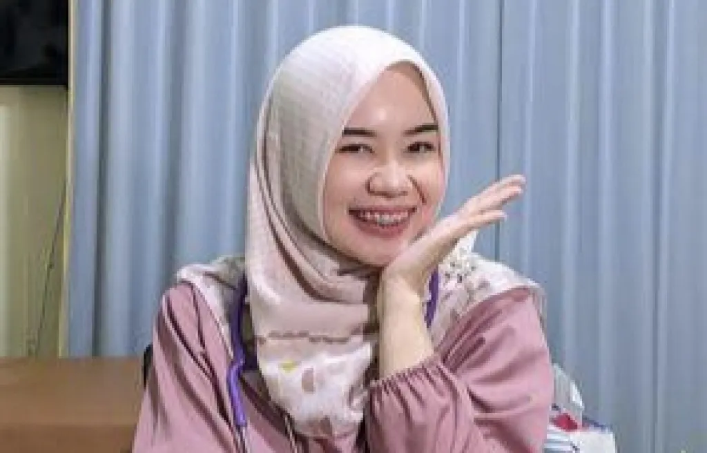 Dari Ruang Praktik ke Layar Ponsel, Misi Edukasi Aman Bidan Afita untuk Ibu Hamil