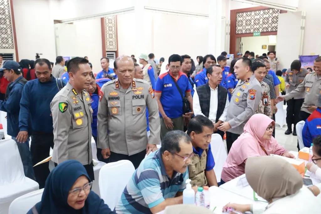 Jelang May Day, Polda Jatim Berikan Pelayanan Medis Gratis Bagi 2.000 Buruh