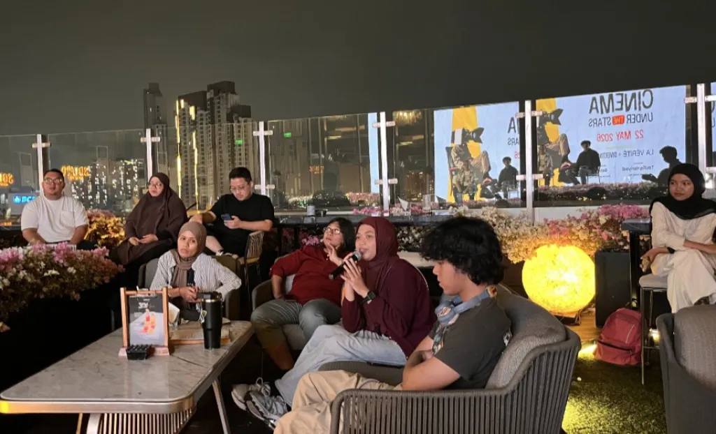Bukan Sekadar Nobar, Cinema Under The Stars Jadi Ruang Bertemunya Komunitas Kreatif di Soirée Rooftop