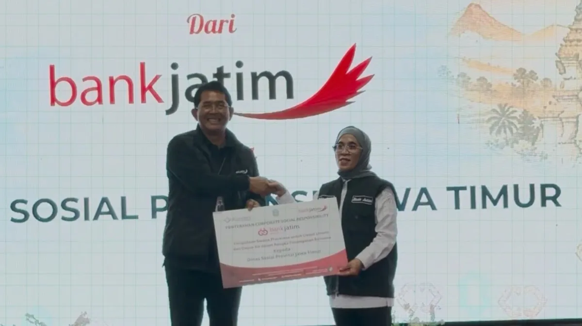 Dukung Kegiatan Puncak Hari Jadi ke-81 Pemprov Jatim, Bank Jatim Salurkan CSR kepada Dinsos Jawa Timur