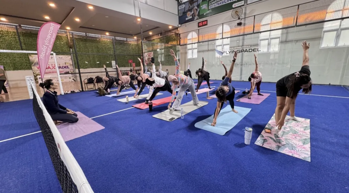 Premier Place Hotel Surabaya Airport Ajak Perempuan Sidoarjo Hidup Sehat Lewat Yoga x Padel