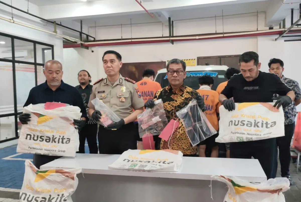 Polda Jatim Gulung Komplotan Penggelapan 185 Ton Gula Rp3 M, Tiga Pabrik jadi Korban