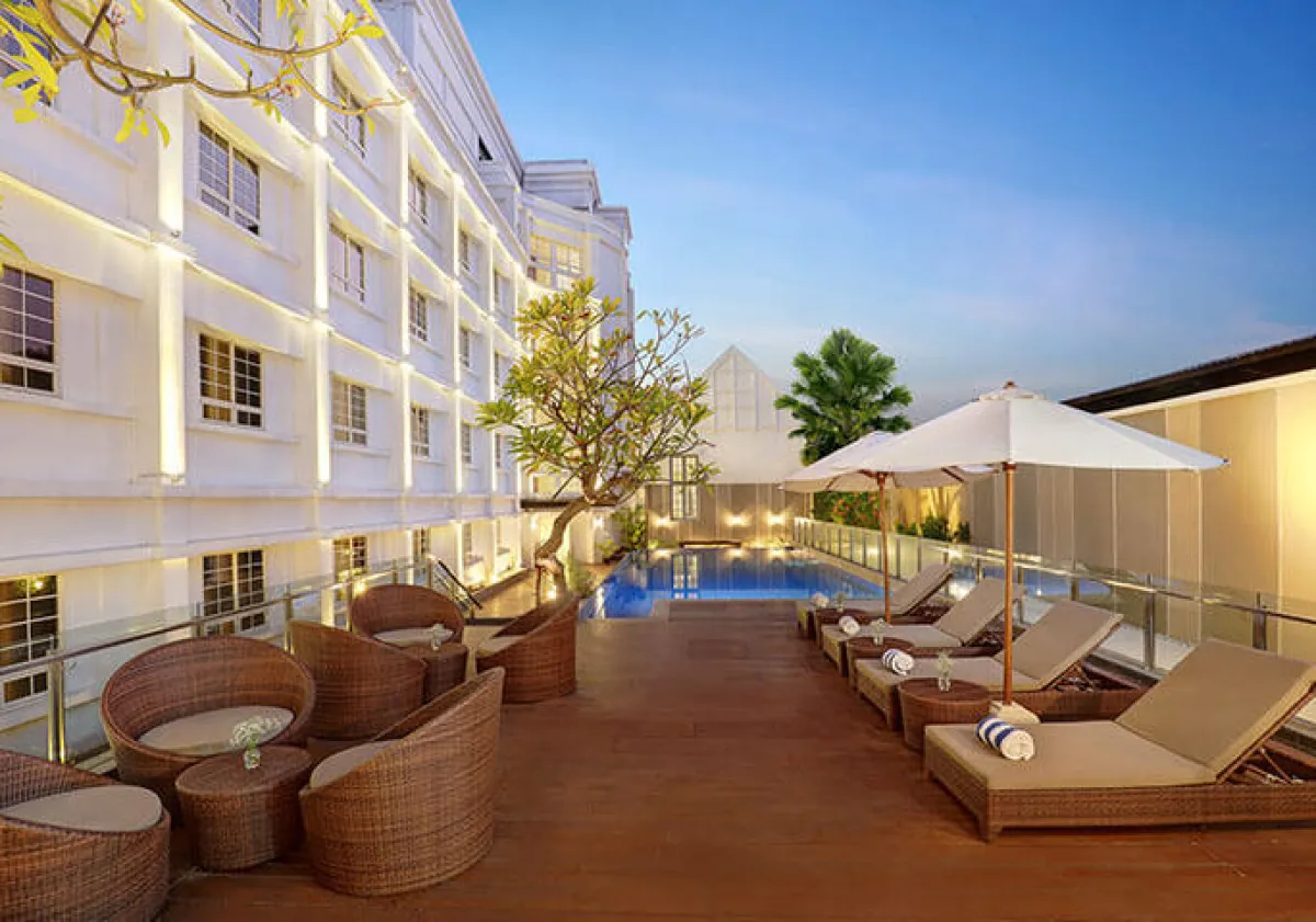 Kokoon Hotel Surabaya Hadirkan Living Museum, Ajak Tamu Menelusuri Sejarah Perkantoran Era 90 an