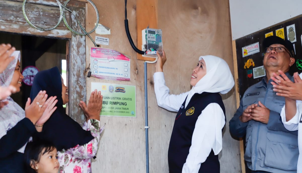 Gubernur Khofifah Siap Pasang Listrik Gratis Bagi 3.400 Rumah Tangga Miskin di Jatim
