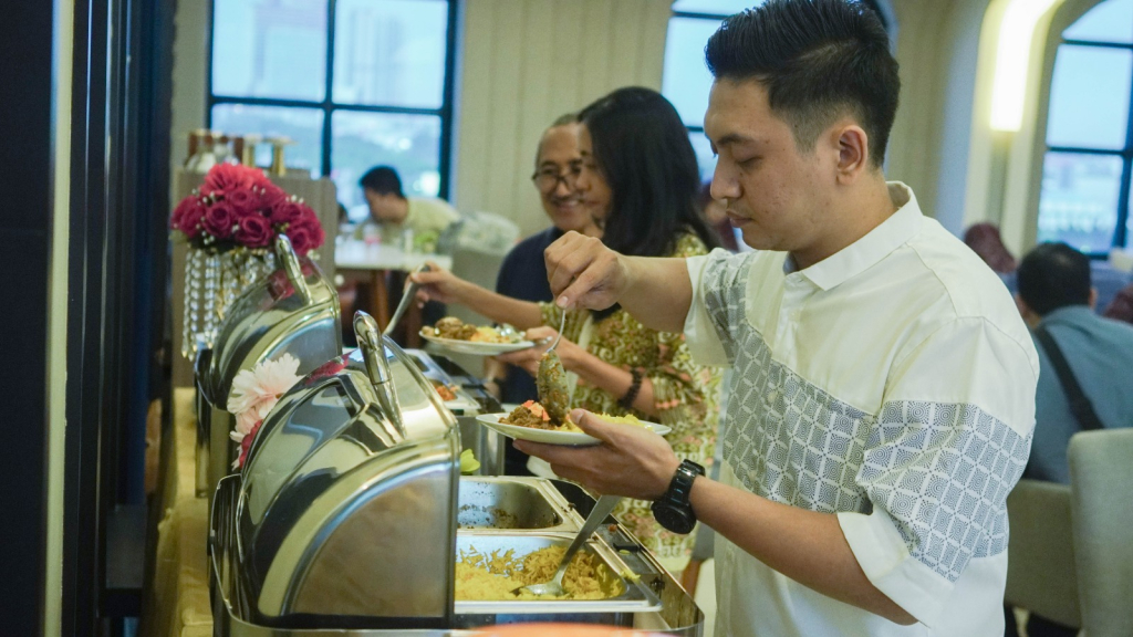 Amazing Ramadan di EXCOTEL Surabaya: Buka Puasa Jadi Perjalanan Spiritual, Berhadiah Umrah