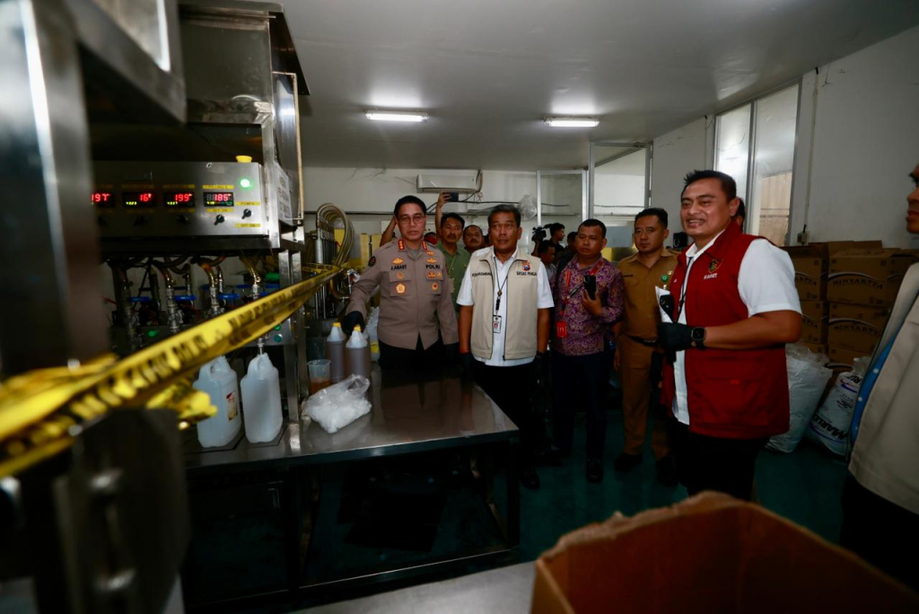 Polda Jatim Bongkar Produksi Minyak Goreng Ilegal di Sidoarjo