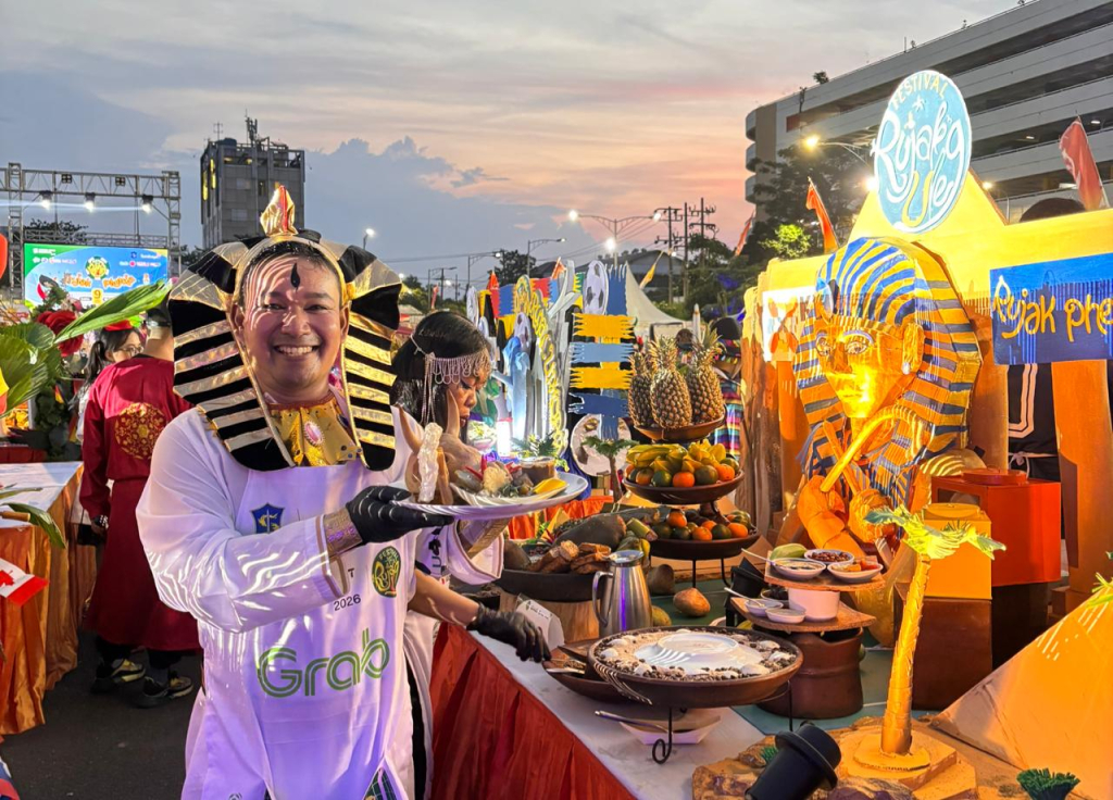 Hotel Santika Pandegiling Surabaya Raih Nominasi Rujak Kreasi Terbaik di Festival Rujak Uleg Phoria 2026